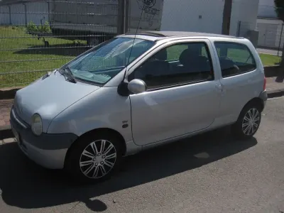 Używany Renault Twingo 75 KM (55 kW) 2001 Srebrny Hatchback