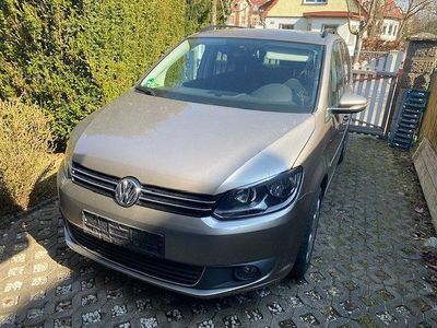 Gebraucht VW Touran Comfortline 105 PS (77 kW) 2011 Braun Van / Kleinbus