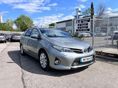 Second-hand Toyota Auris Touring Sports Executive 99 CP (72 kW) 2015 Argintiu Break