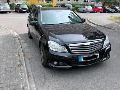 Gebraucht Mercedes C180 120 PS (88 kW) 2011 Schwarz Kombi