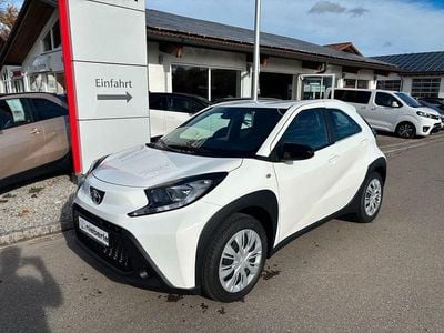 Neu Toyota Aygo X Business Edition 72 PS (52 kW) 2025 Weiß SUV