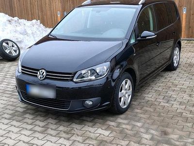 Schwarz Gebraucht 2015 VW Touran Van / Kleinbus | 8.900 € (Fairer Preis)