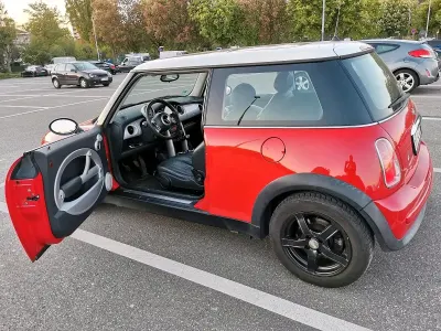 Używany Mini Cooper 120 KM (88 kW) 2002 Czerwony Hatchback