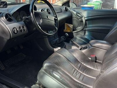 Begagnad Ford Cougar 170 HK (125 kW) 1999 Svart Sportkupé