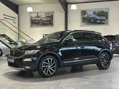 Usata VW T-Roc Style 150 CV (110 kW) 2019 Nero SUV