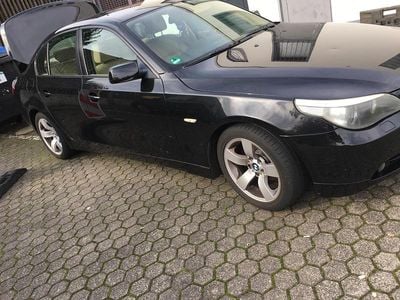 BMW 525