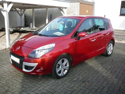 Rot dyna Gebraucht 2011 Renault Scénic III Van / Kleinbus | 5.500 € (Fairer Preis)
