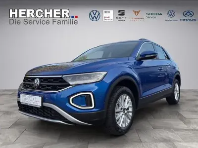 Gebraucht VW T-Roc Life 150 PS (110 kW) 2024 Blau SUV