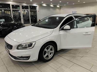 Gebraucht Volvo V60 Momentum 181 PS (133 kW) 2014 Weiß Kombi