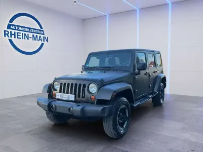 Usado Jeep Wrangler Sahara 200 HP (147 kW) 2012 Preto SUV
