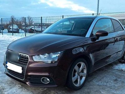 Gebraucht Audi A1 Ambition 86 PS (63 kW) 2011 Rot Kleinwagen