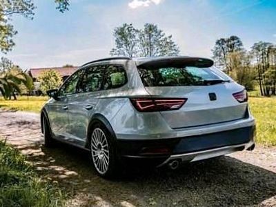 Silber Gebraucht 2016 Seat Leon X-Perience Kombi | 10.000 €