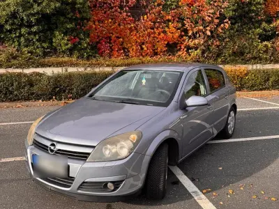 Gebraucht Opel Astra Enjoy 90 PS (66 kW) 2004 Grau Limousine