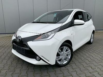 gebraucht Toyota Aygo 1.0 x-play touch 8fach bereift Rückfahrcam