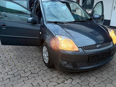Gebraucht Ford Fiesta Style 88 PS (64 kW) 2008 Grau Kleinwagen