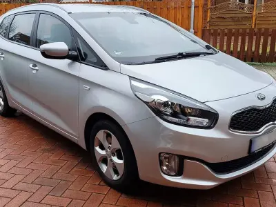 Używany Kia Carens Edition 7 141 KM (103 kW) 2016 Srebrny Minivan