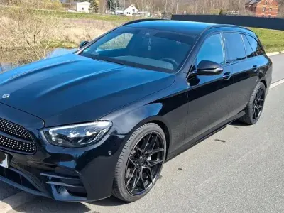 Gebraucht Mercedes E220 194 PS (142 kW) 2020 Schwarz Limousine