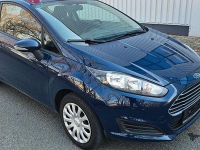 Gebraucht Ford Fiesta 60 PS (44 kW) 2014 Blau Kleinwagen