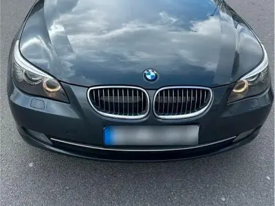 Gebraucht BMW 525 197 PS (144 kW) 2008 Grau Kombi