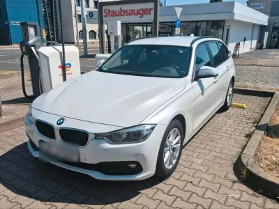 Gebraucht BMW 318 Advantage 150 PS (110 kW) 2018 Weiß Kombi
