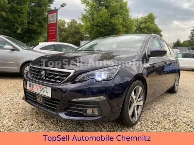 Gebraucht Peugeot 308 Allure 131 PS (96 kW) 2018 Blau Kombi