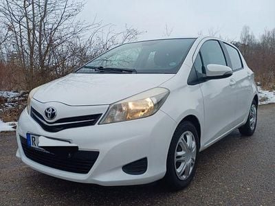 Gebraucht Toyota Yaris Edition 99 PS (72 kW) 2014 Weiß Kleinwagen