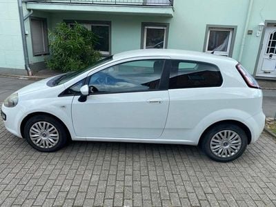 Gebraucht Fiat Punto 69 PS (50 kW) 2011 Weiß Kleinwagen