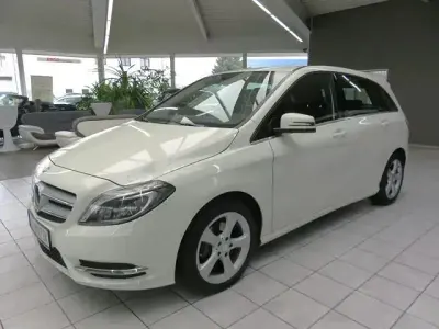 Gebraucht Mercedes B200 156 PS (114 kW) 2013 Weiß Kleinwagen