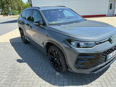 Gebraucht VW Tayron R-line 292 PS (214 kW) 2025 Grau SUV
