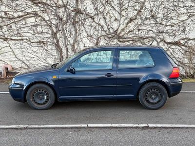 Blau Gebraucht 1999 VW Golf IV Kleinwagen | 2.500 € (Fairer Preis)