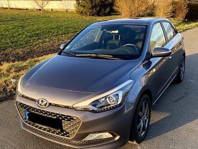 Usata Hyundai i20 Trend 84 CV (61 kW) 2017 Grigio Berlina