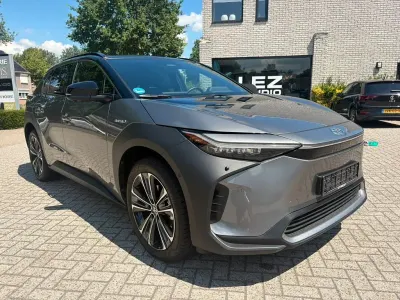 Gebraucht Toyota bZ4X Comfort 150 kW (204 PS) 2023 Grau SUV