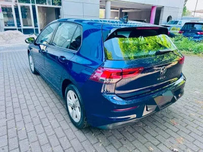Używany VW Golf VII Life 150 KM (110 kW) 2021 Niebieski Hatchback
