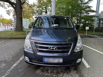 Gebraucht Hyundai H-1 136 PS (100 kW) 2017 Blau Van / Kleinbus