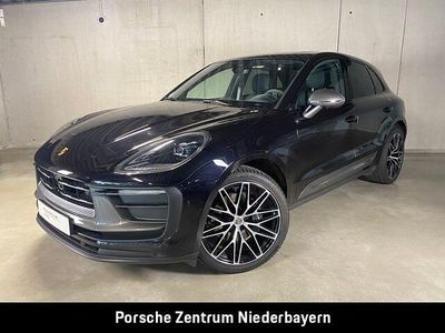 Gebraucht Porsche Macan 265 PS (194 kW) 2024 Tiefschwarzmetallic SUV