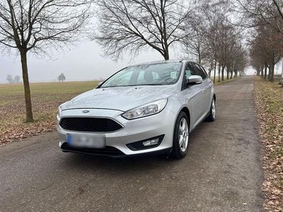 Silber Gebraucht 2016 Ford Focus Kombi | 6.999 € (Guter Preis)