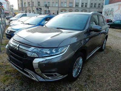 Second-hand Mitsubishi Outlander P-HEV Top 135 CP (99 kW) 2019 Maro SUV