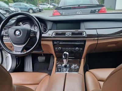 BMW 730