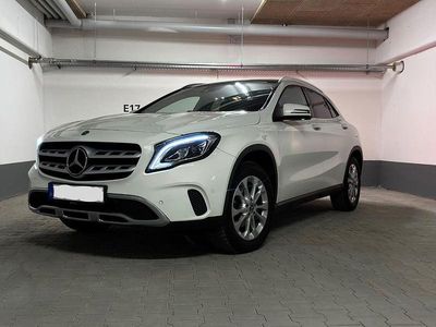 Gebraucht Mercedes GLA200 136 PS (100 kW) 2017 Weiß SUV