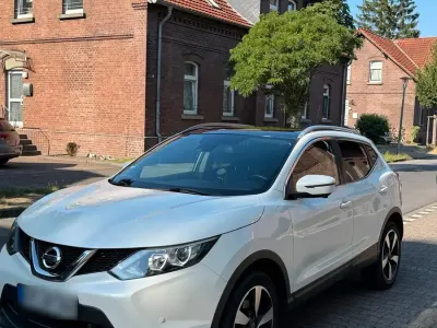 Gebraucht Nissan Qashqai 116 PS (85 kW) 2016 Weiß SUV