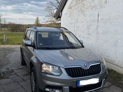 Gebraucht Skoda Yeti 110 PS (80 kW) 2016 Grau SUV