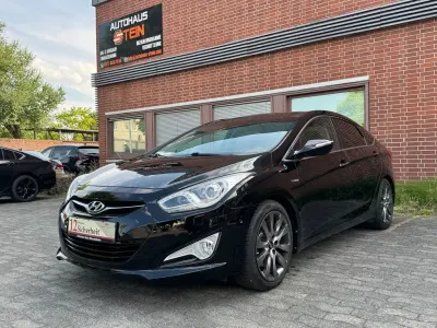 Gebraucht Hyundai i40 Premium 136 PS (100 kW) 2015 Schwarz Limousine