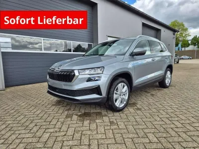 Neu Skoda Karoq Selection 150 PS (110 kW) 2026 Smokey diamondsilber metallic SUV