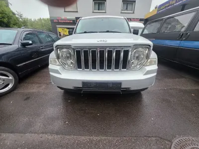 Gebraucht Jeep Cherokee Limited 177 PS (130 kW) 2010 Silber SUV