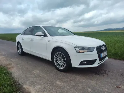 Używany Audi A4 Attraction 245 KM (180 kW) 2012 Biały Sedan/Limuzyna