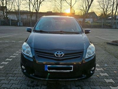 Schwarz Gebraucht 2011 Toyota Auris Edition Limousine | 4.900 € (Etwas zu teuer)