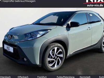 Neu Toyota Aygo X Team 72 PS (52 kW) 2025 Grün SUV