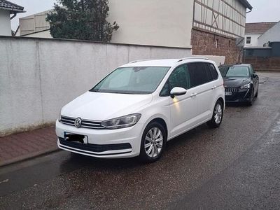 Gebraucht VW Touran 115 PS (84 kW) 2016 Weiß Van / Kleinbus