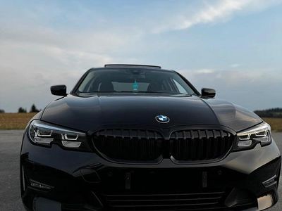 Gebraucht BMW 330 Shadowline 258 PS (189 kW) 2019 Schwarz Limousine