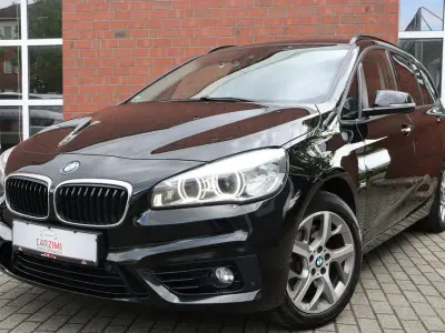 Gebraucht BMW 220 Gran Tourer Sport Line 190 PS (139 kW) 2018 Schwarz Van / Kleinbus